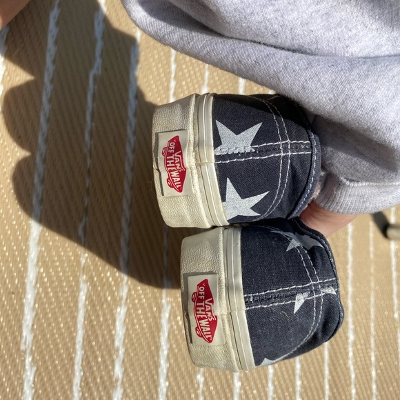 Star Vans - Picture 2 of 4